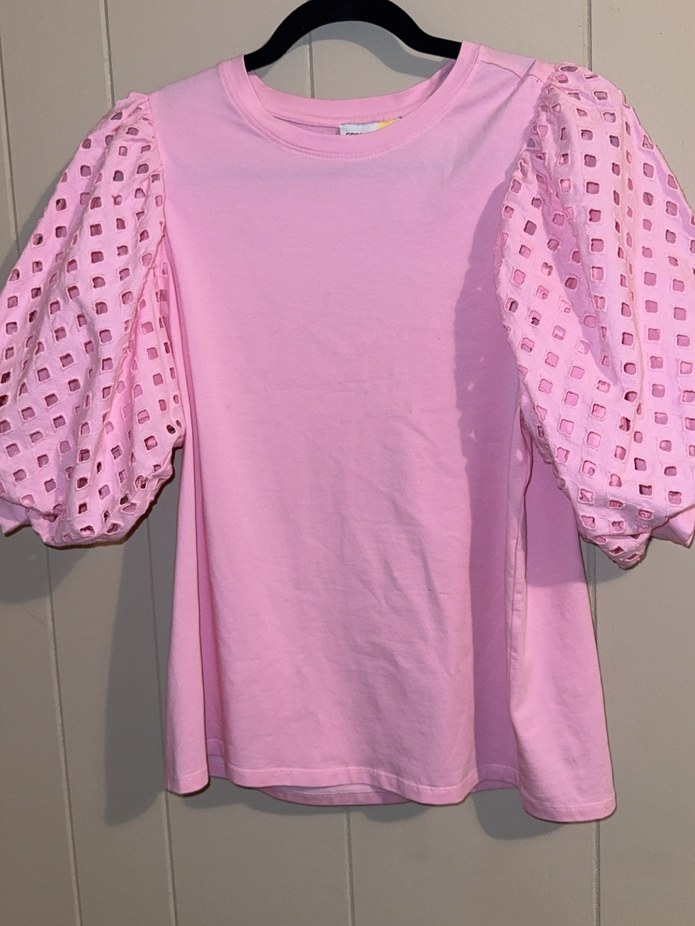 Gibson Latimer Bubble Sleeve Eyelet Tee in Light Pink